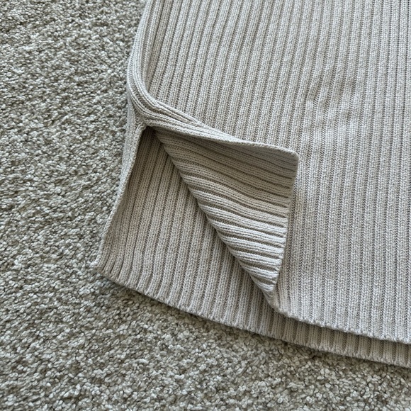 H&M Chunky Sleeveless Sweater Top - Picture 3 of 3